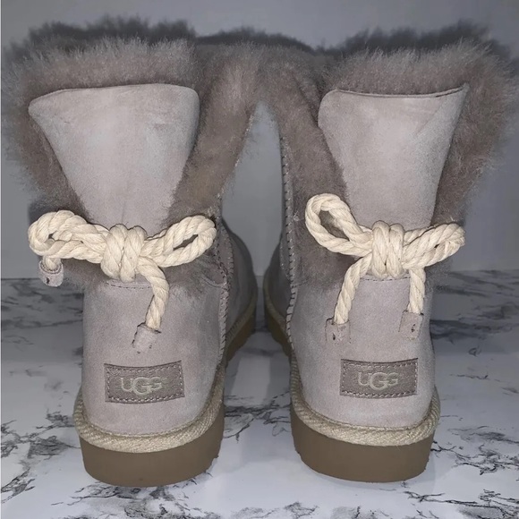 Ugg Australia Women’s Selene Ankle Boots In Oyster Size 11 NIB - Picture 6 of 12